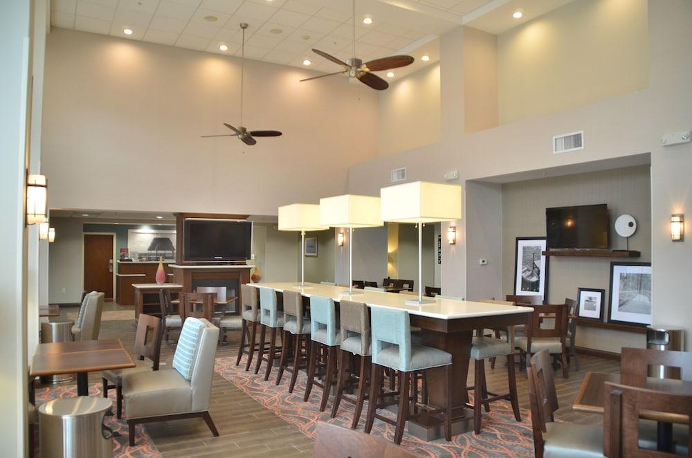 Hampton Inn & Suites Navarre Exterior photo