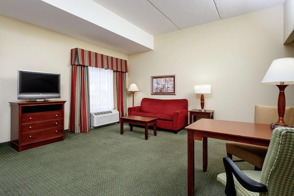 Hampton Inn & Suites Navarre Exterior photo