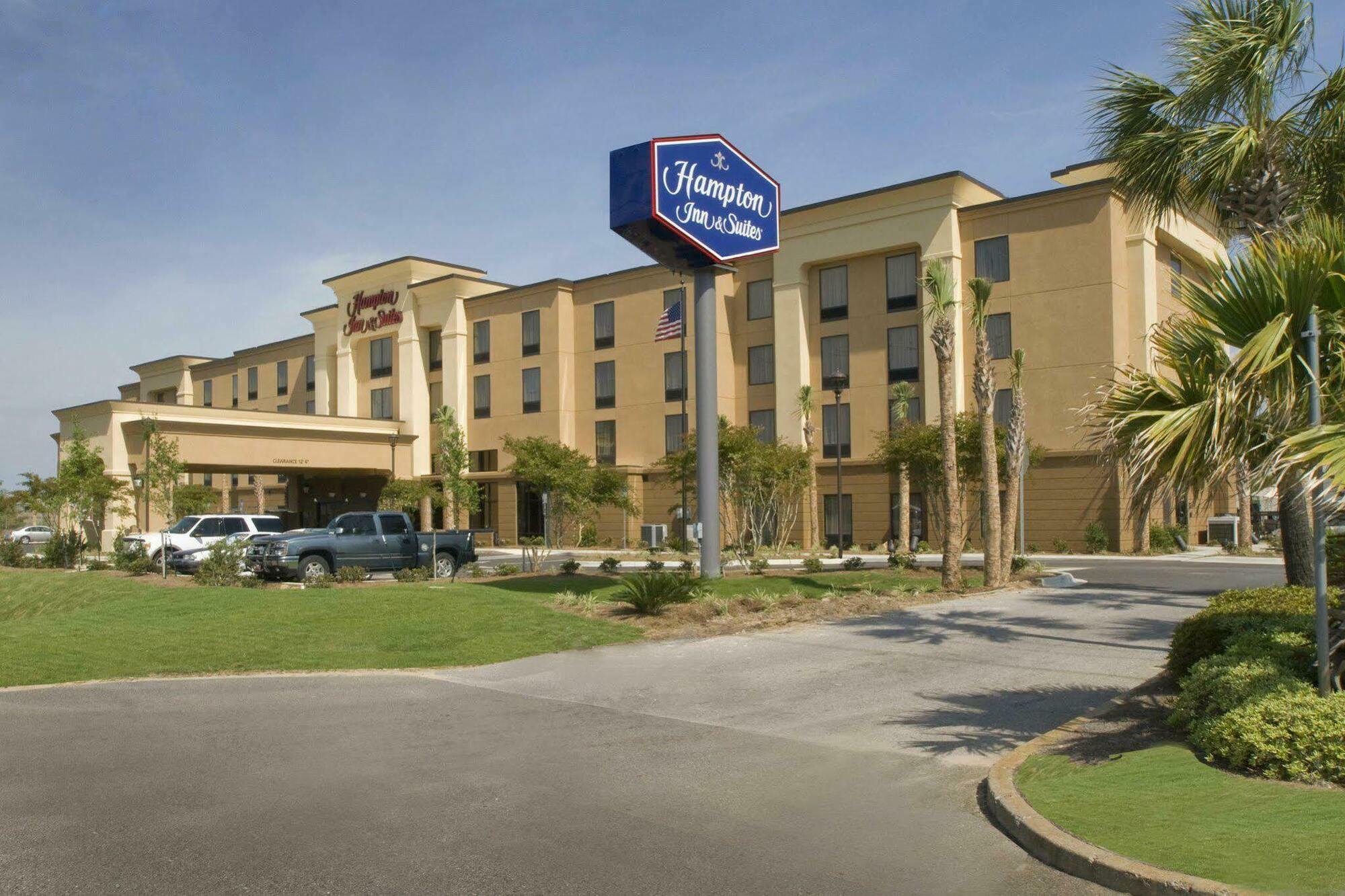 Hampton Inn & Suites Navarre Exterior photo
